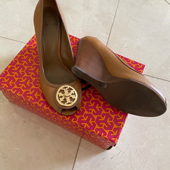 Tory Burch wedge heels - Picture 3 of 5